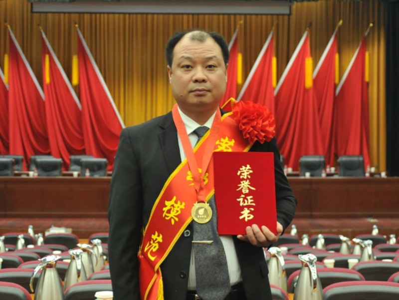 张雷