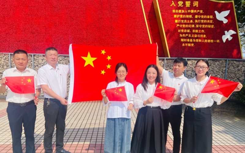 一抹好博红3（摄影